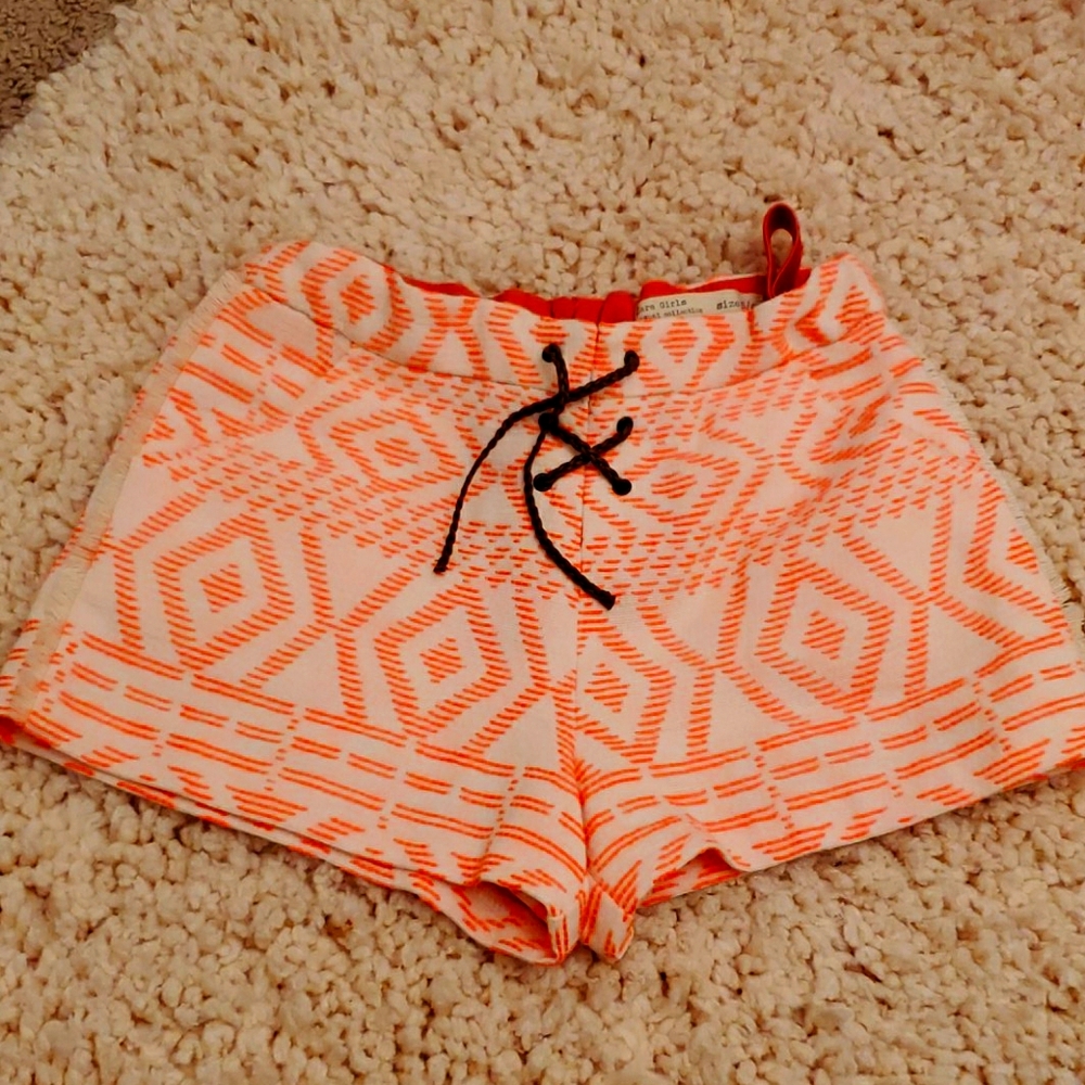 Casual Girls shorts with pockets Size (5-6)